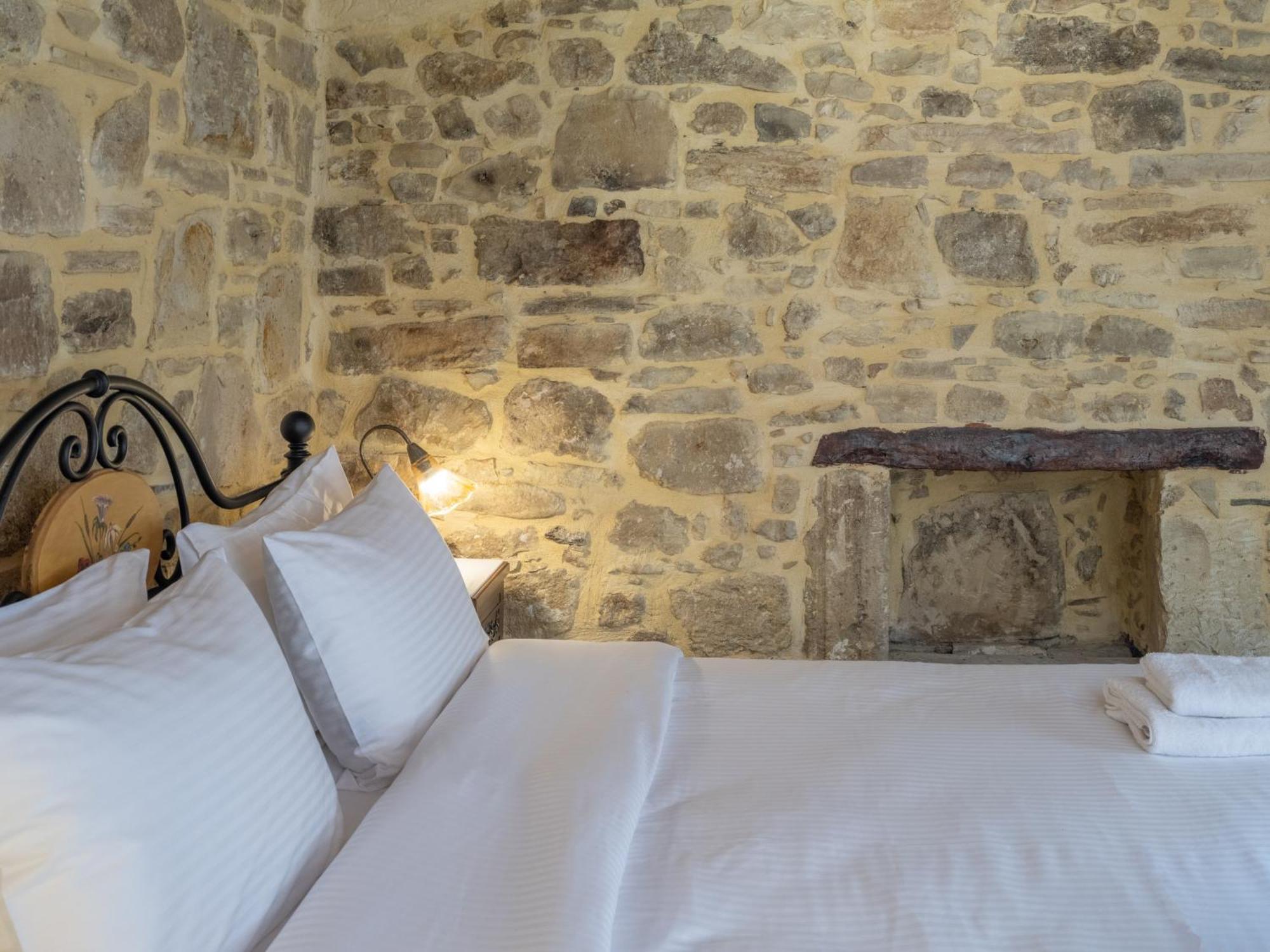 Draganigo Luxury Stone Houses 40 Min From Matala Ano Moulia Exterior photo
